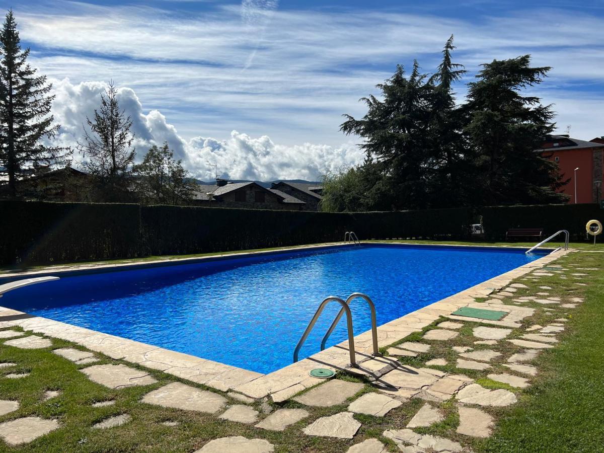 Piso Puigcerda Vistas Y Piscina Apartment Ngoại thất bức ảnh