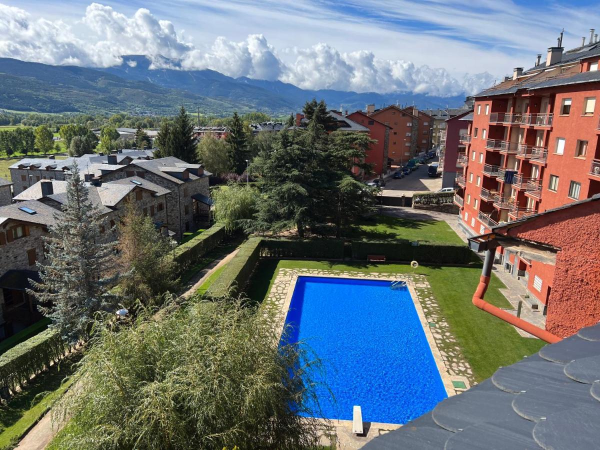 Piso Puigcerda Vistas Y Piscina Apartment Ngoại thất bức ảnh